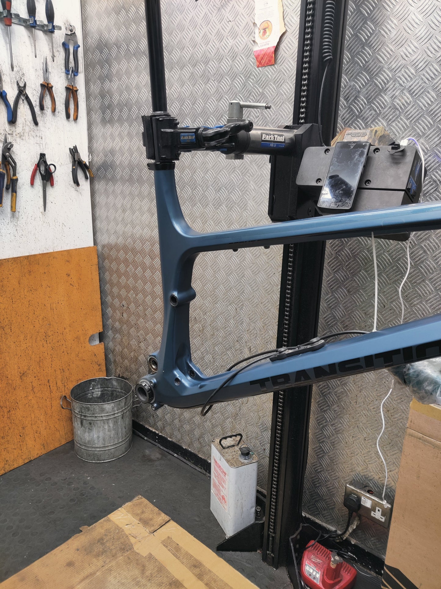 Suspension Pivot Service - Ross Cycles Caterham