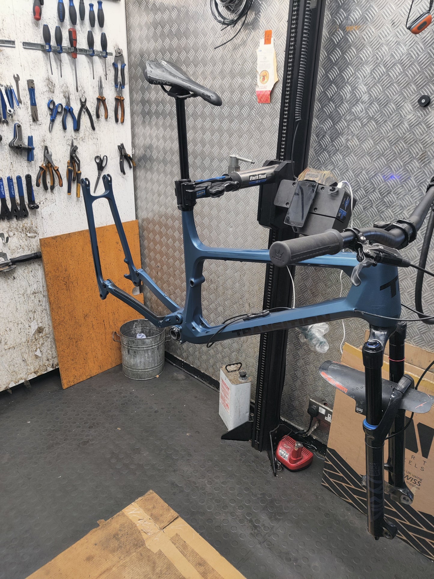 Suspension Pivot Service - Ross Cycles Caterham