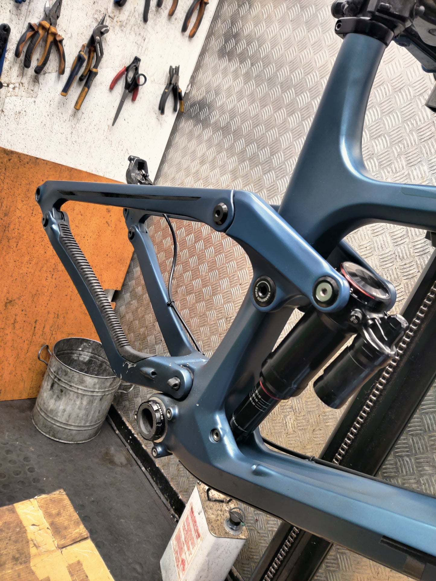 Suspension Pivot Service - Ross Cycles Caterham