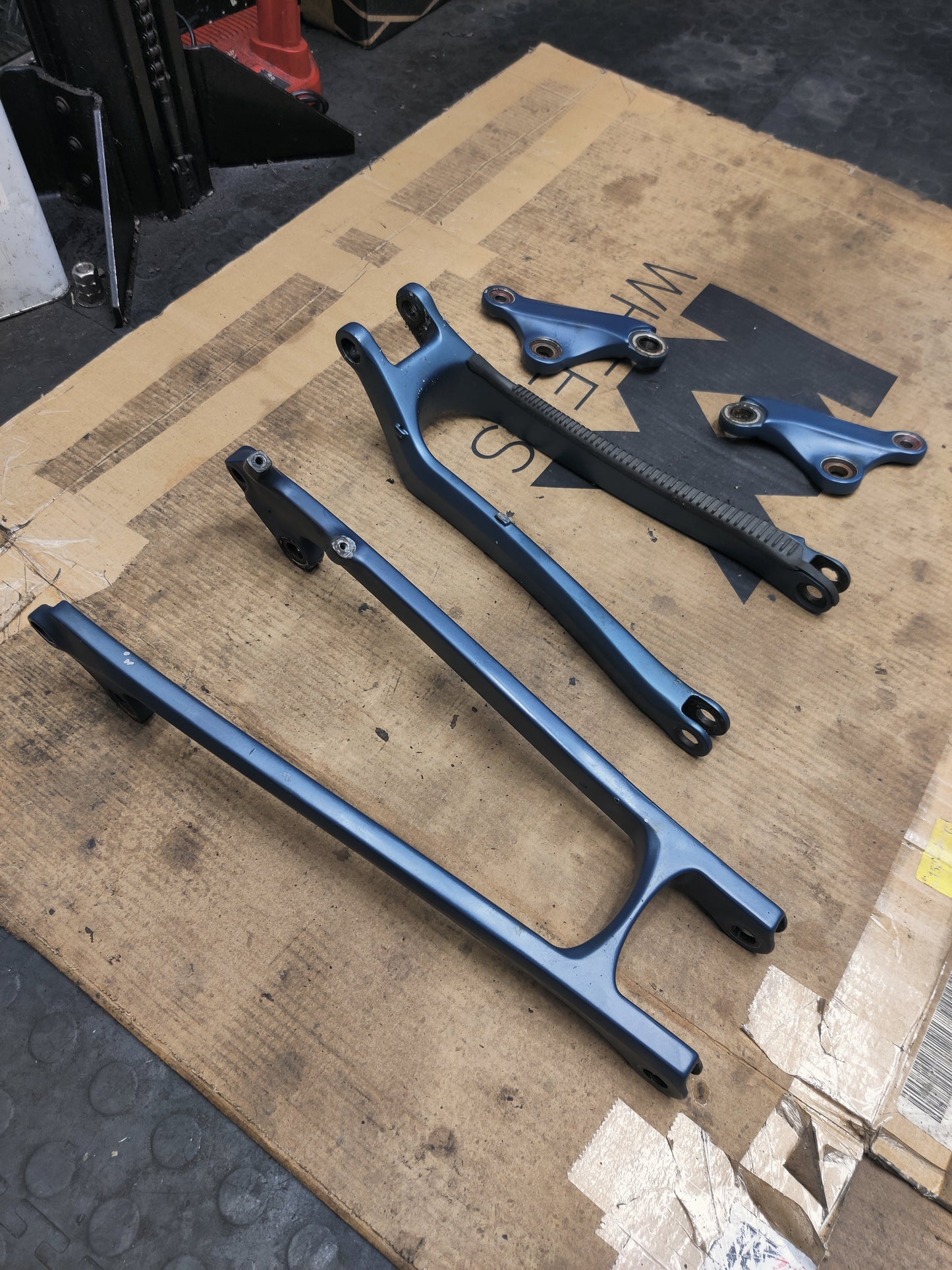 Suspension Pivot Service - Ross Cycles Caterham
