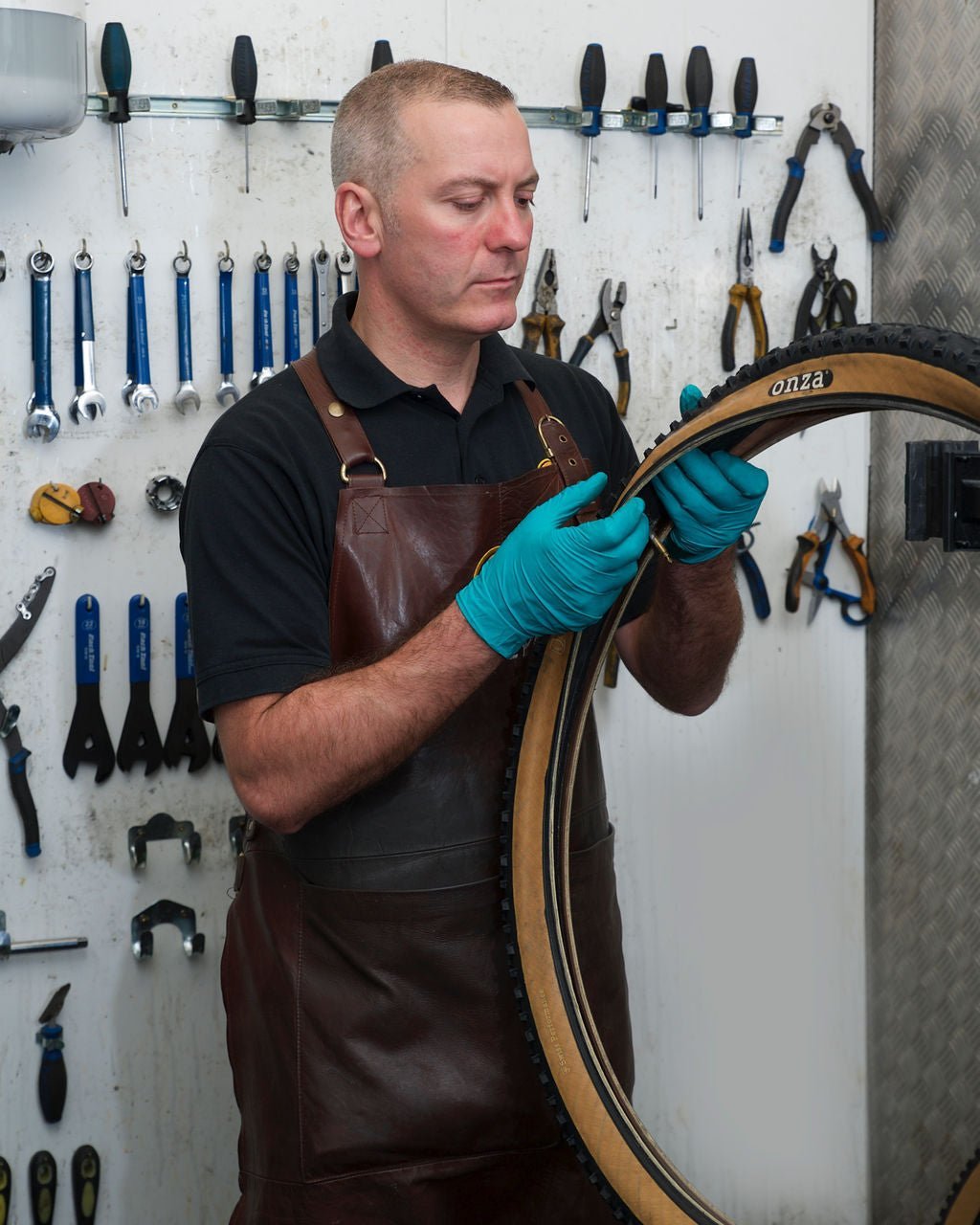 Tubeless Tyre Service - Ross Cycles Caterham