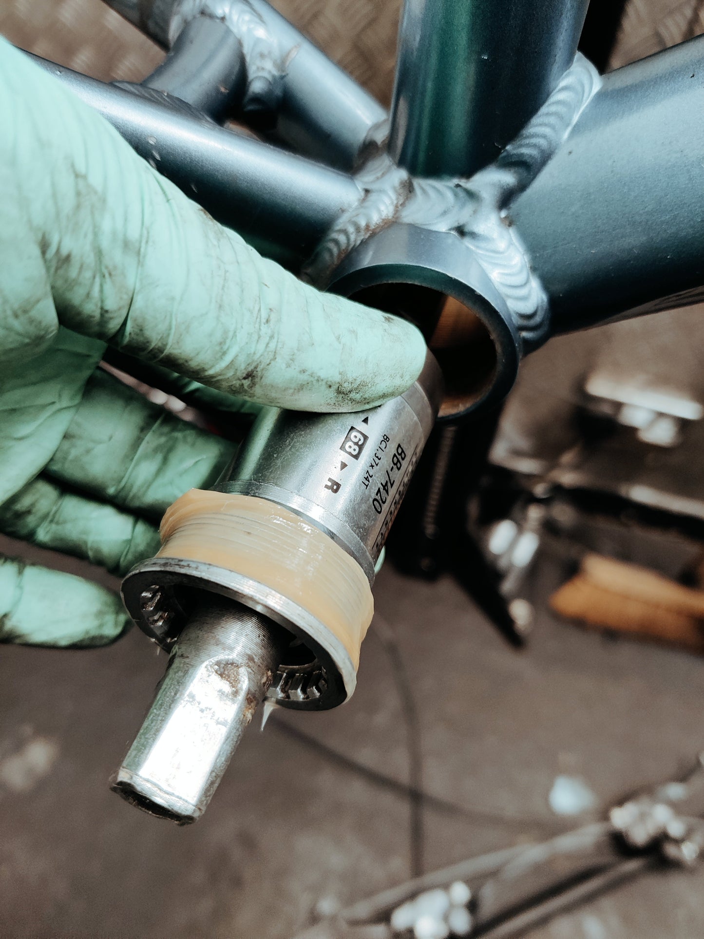 Bottom Bracket Removal + Install - Ross Cycles Caterham