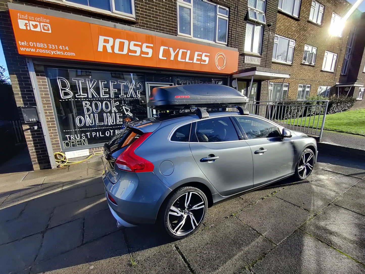 Roof Box 330L Rental - Ross Cycles - Caterham Bicycle Servicing and Shop