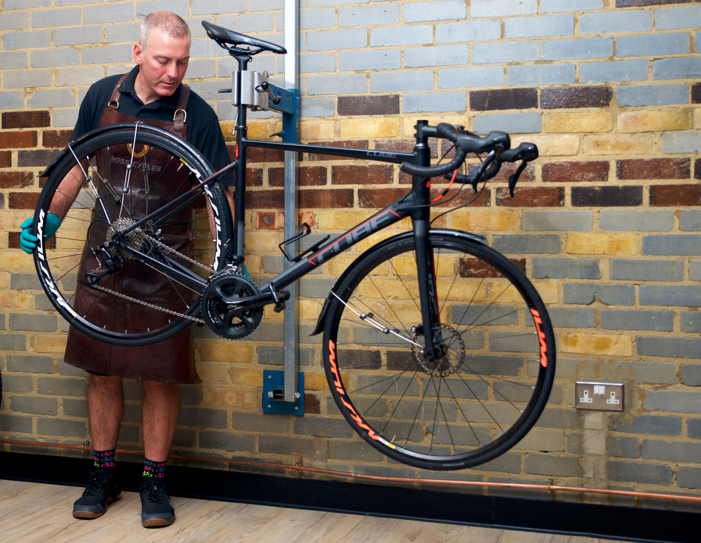 Platinum Service Fork & Shock + Collection and Delivery - Ross Cycles Caterham
