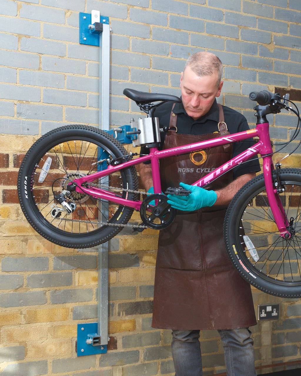 Service 20" Bike With Gears - Ross Cycles Caterham